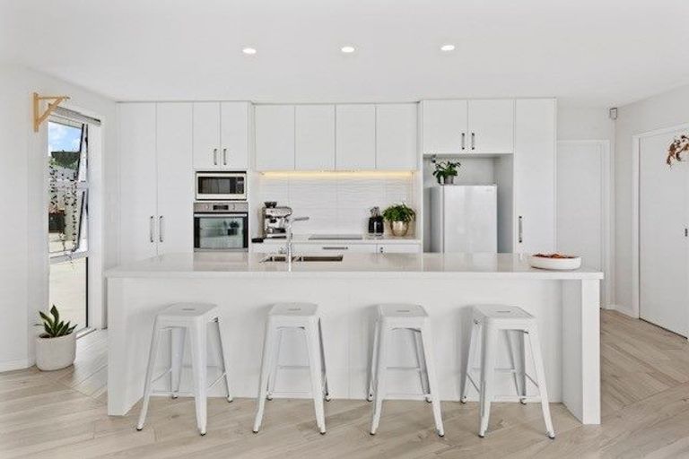 Photo of property in 18 Westhill Lane, Papamoa Beach, Papamoa, 3118