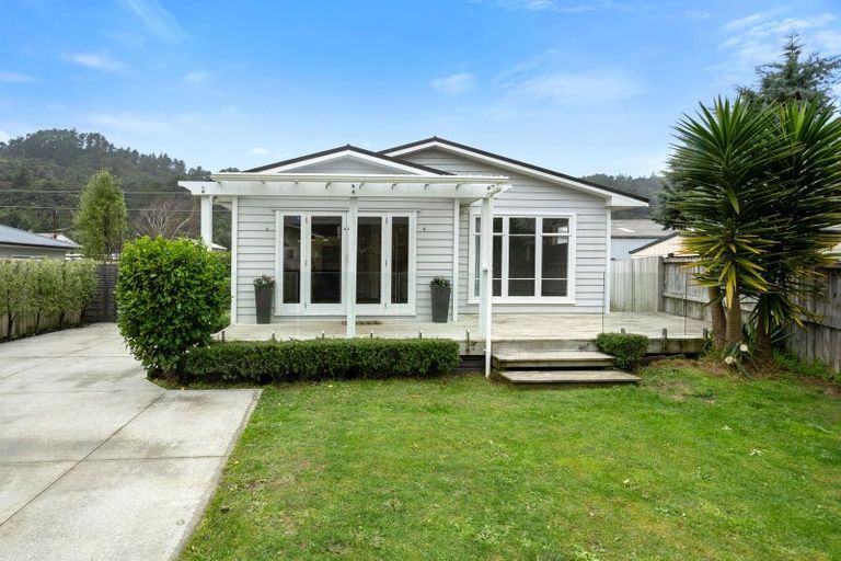 Photo of property in 6a Petherick Street, Taita, Lower Hutt, 5011