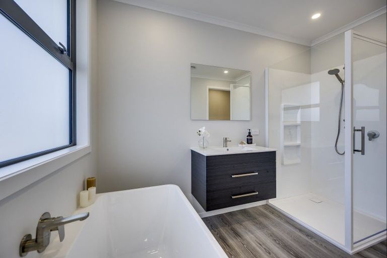 Photo of property in 18 Whangaehu Place, Te Awa, Napier, 4110