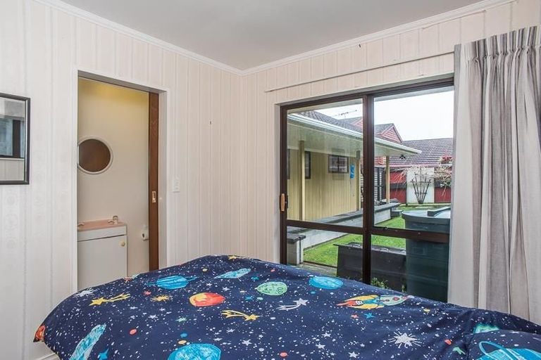 Photo of property in 21 Huia Street, Waikanae, 5036