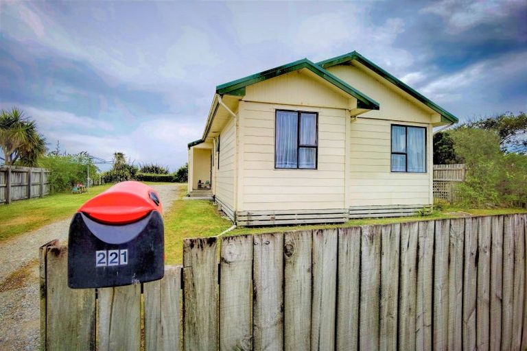 Photo of property in 221 Revell Street, Hokitika, 7810