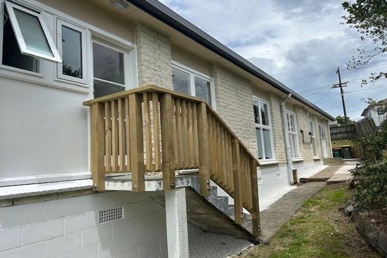 Photo of property in 2/70 Gladstone Road, Northcote, Auckland, 0627