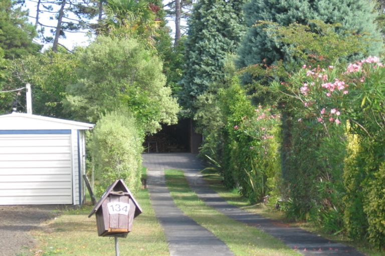 Photo of property in 134 Lynwood Road, New Lynn, Auckland, 0600