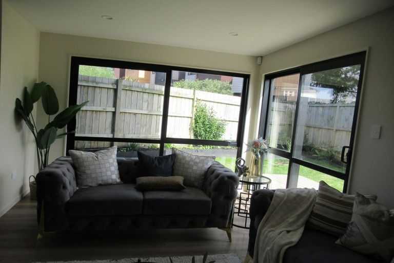 Photo of property in 10/2 Nikau Street, New Lynn, Auckland, 0600