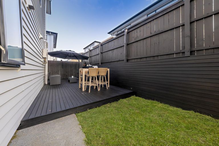 Photo of property in 23 Riroriro Road, Hobsonville, Auckland, 0616