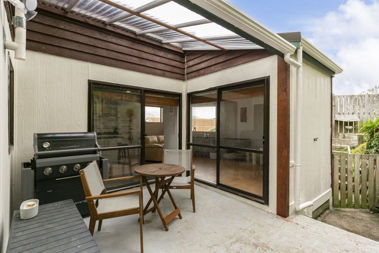 Photo of property in 12 Cullen Place, Tawa, Wellington, 5028