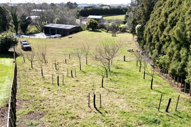Photo of property in 172 Paraite Road, Paraite, New Plymouth, 4373