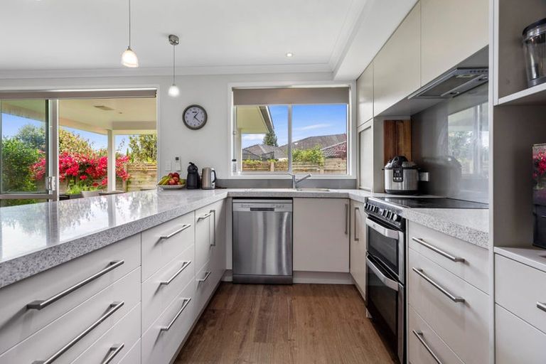 Photo of property in 35 Teal Place, Pyes Pa, Tauranga, 3112