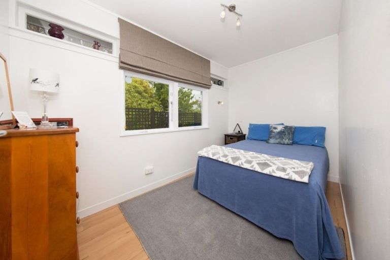 Photo of property in 1/215 Eskdale Road, Birkenhead, Auckland, 0626