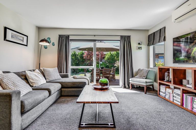 Photo of property in 20 Whitney Place, Rototuna North, Hamilton, 3210