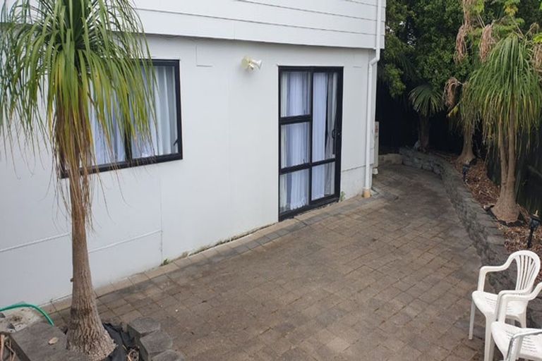 Photo of property in 2/40 Bayview Road, Bayview, Auckland, 0629