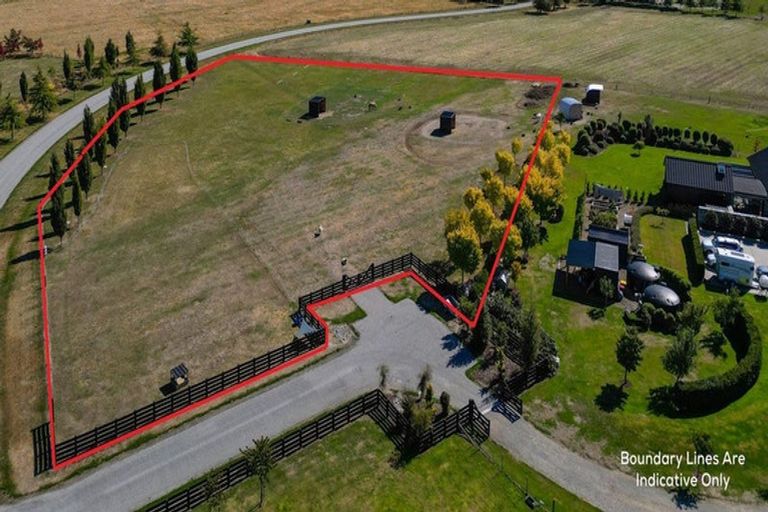 Photo of property in 16 Little Orchard Way, Wanaka, 9382
