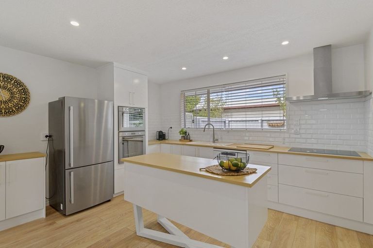 Photo of property in 30 Sabys Road, Halswell, Christchurch, 8025