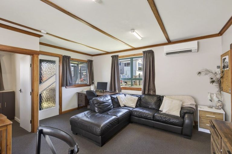 Photo of property in 59 Fifth Avenue, Urenui, 4377