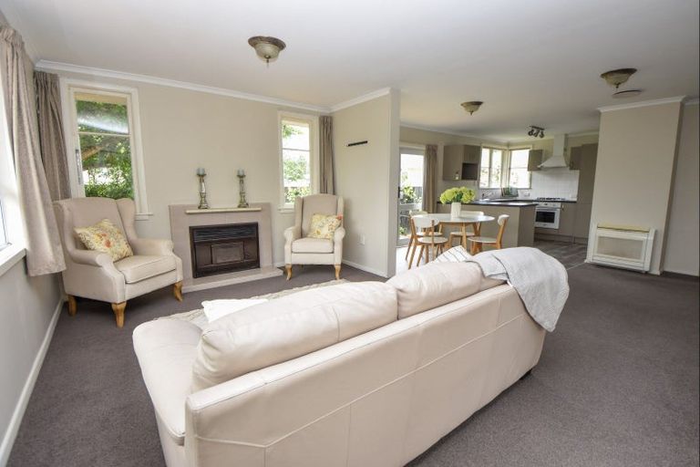 Photo of property in 89 Victoria Street, Carterton, 5713