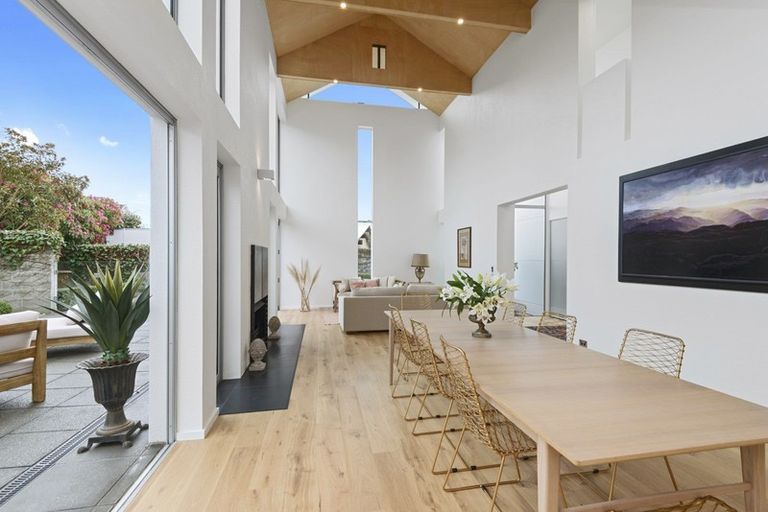 Photo of property in 100 Glandovey Road, Fendalton, Christchurch, 8052