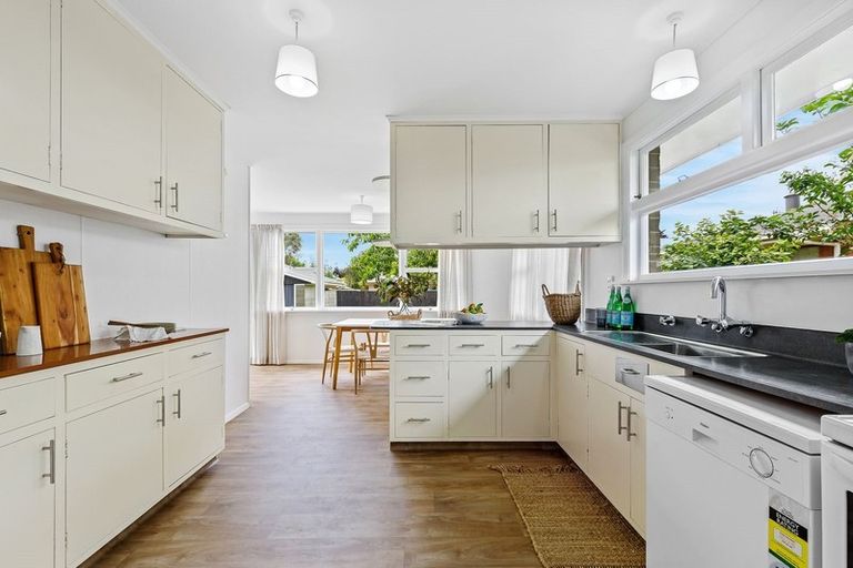 Photo of property in 250 Condell Avenue, Papanui, Christchurch, 8053