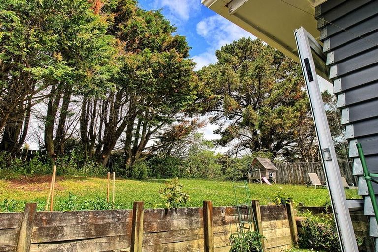 Photo of property in 47 Bedford Street, Cannons Creek, Porirua, 5024