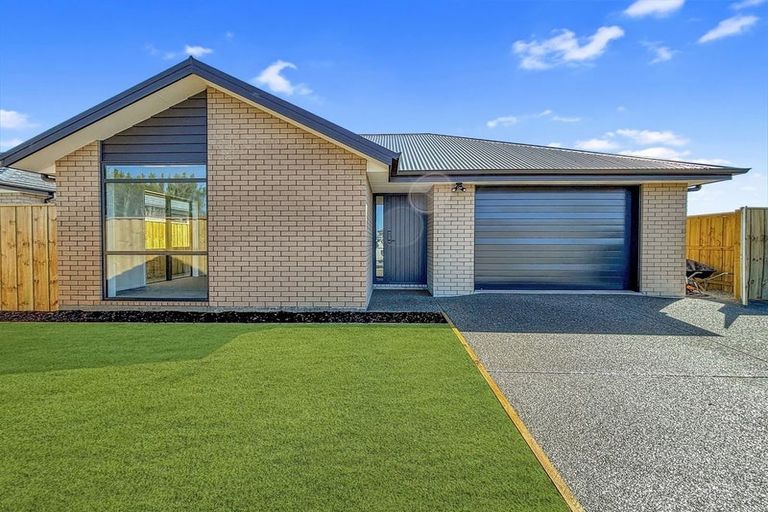 Photo of property in 10 Applegrove Crescent, Belfast, Christchurch, 8051