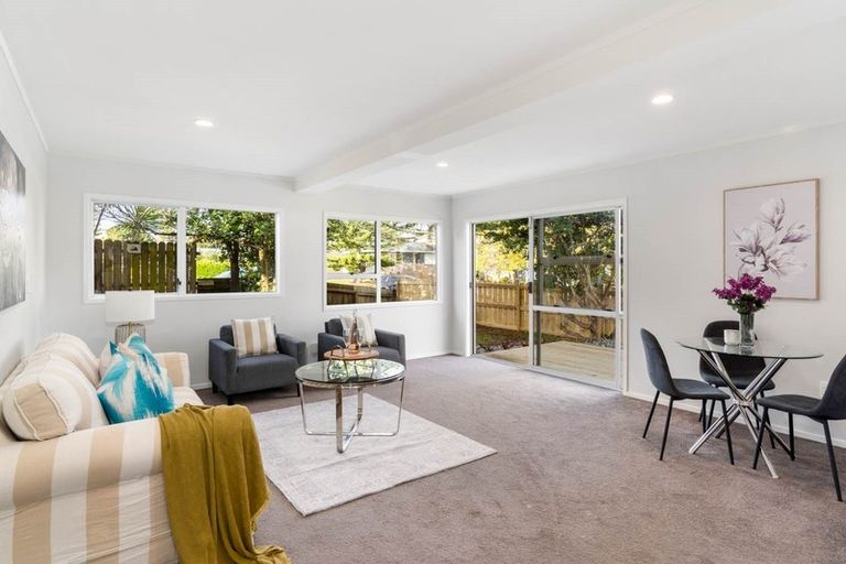 Photo of property in 35 Reelick Avenue, Pakuranga Heights, Auckland, 2010