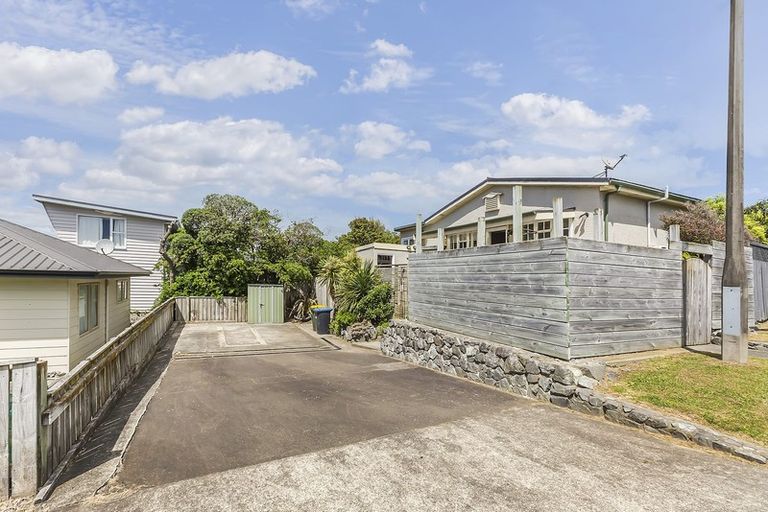 Photo of property in 69 Main Road, Titahi Bay, Porirua, 5022