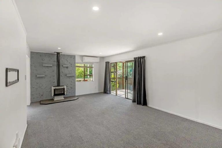 Photo of property in 354 Royal Road, Massey, Auckland, 0614