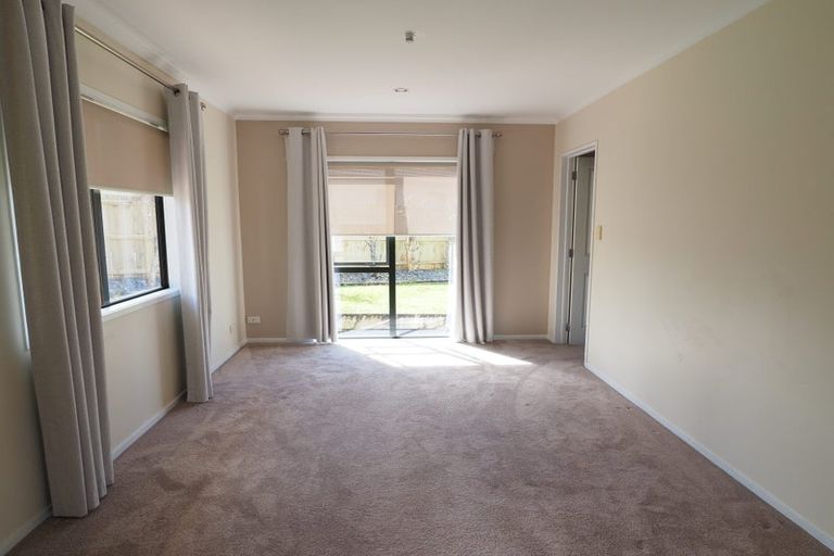 Photo of property in 9 Graven Court, Henderson, Auckland, 0612