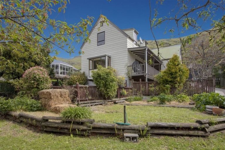 Photo of property in 63 Flinders Road, Heathcote Valley, Christchurch, 8022