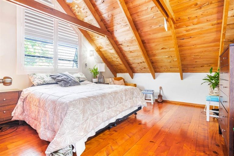 Photo of property in 28 Stillwater Crescent, Stillwater, Silverdale, 0993