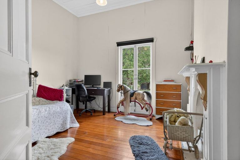 Photo of property in 32 Franklin Road, Paparoa, 0571