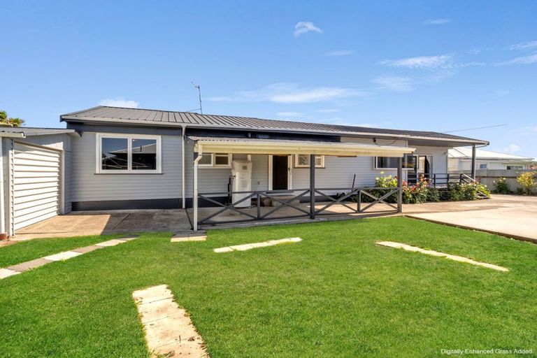 Photo of property in 556b Queen Street East, Levin, 5510