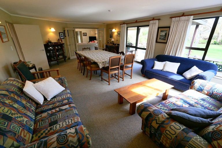 Photo of property in 119 Paekakariki Hill Road, Pauatahanui, Porirua, 5381