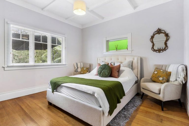 Photo of property in 1/6 Vonnell Place, Birkdale, Auckland, 0626