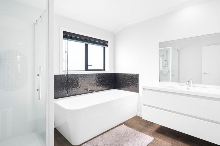 Photo of property in 82 Puhirake Crescent, Pyes Pa, Tauranga, 3112