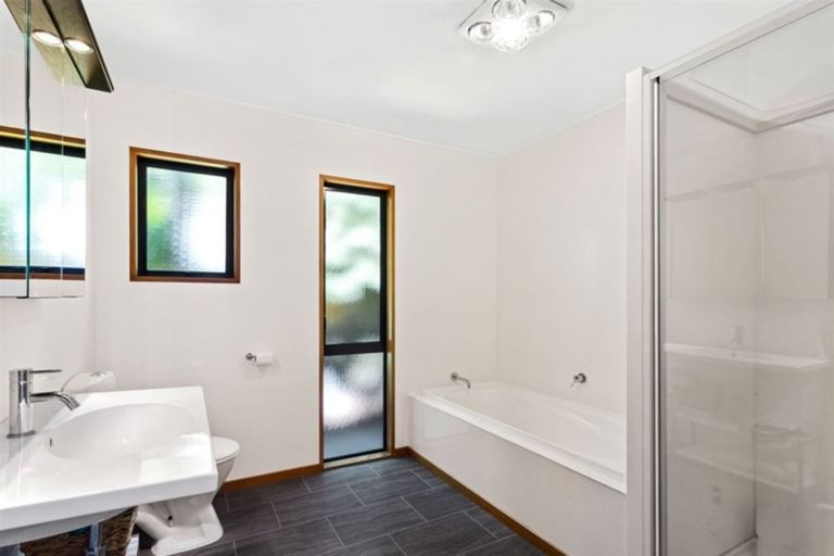 Photo of property in 7 Meadowcroft Lane, Harewood, Christchurch, 8051