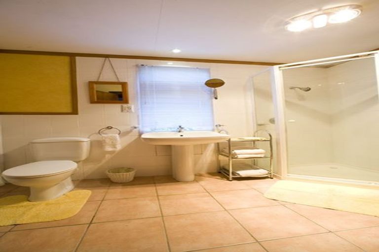 Photo of property in Rangiwai Lodge, 29 Rangiwai Road, Titirangi, Auckland, 0604