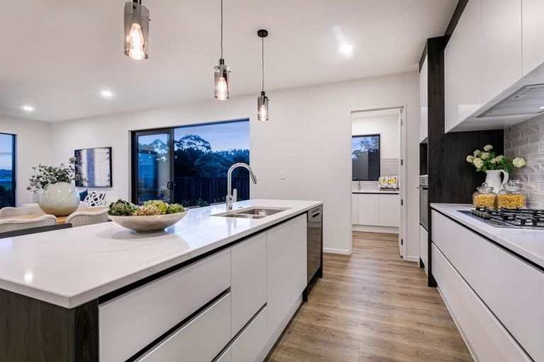 Photo of property in 32 Paparahi Place, Wainui, Silverdale, 0992