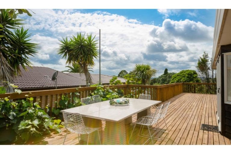 Photo of property in 17a Te Atatu Road, Te Atatu South, Auckland, 0610
