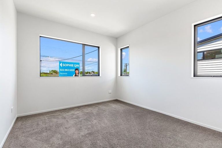 Photo of property in 1/22 Coniston Avenue, Te Atatu South, Auckland, 0610