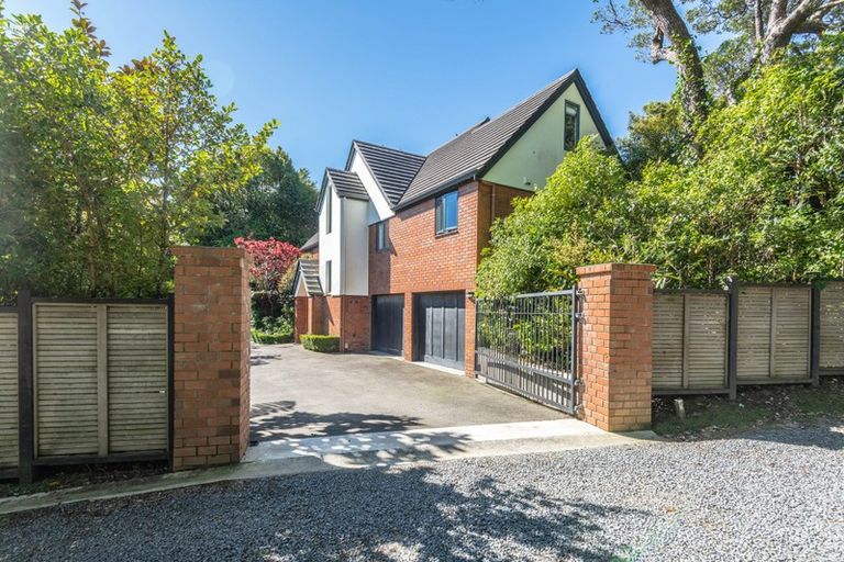 Photo of property in 17a Simla Crescent, Khandallah, Wellington, 6035