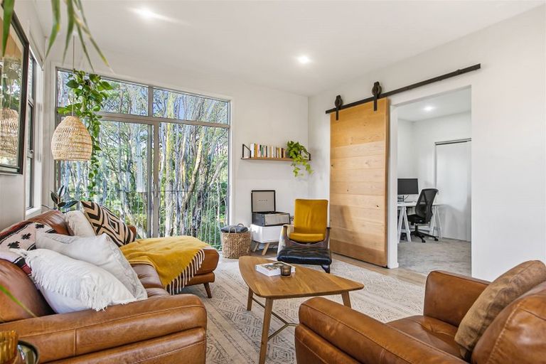 Photo of property in 196a Old Titirangi Road, Titirangi, Auckland, 0604