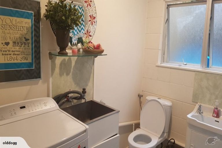 Photo of property in 108 Mellons Bay Road, Mellons Bay, Auckland, 2014