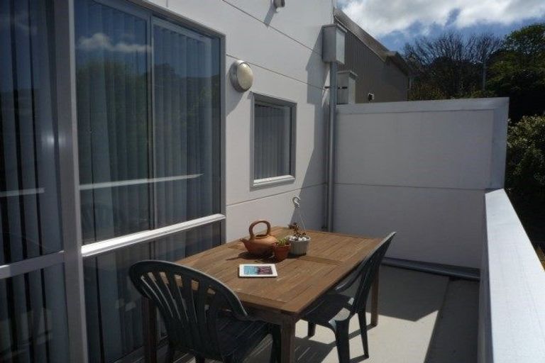 Photo of property in 4/12 Agra Crescent, Khandallah, Wellington, 6035