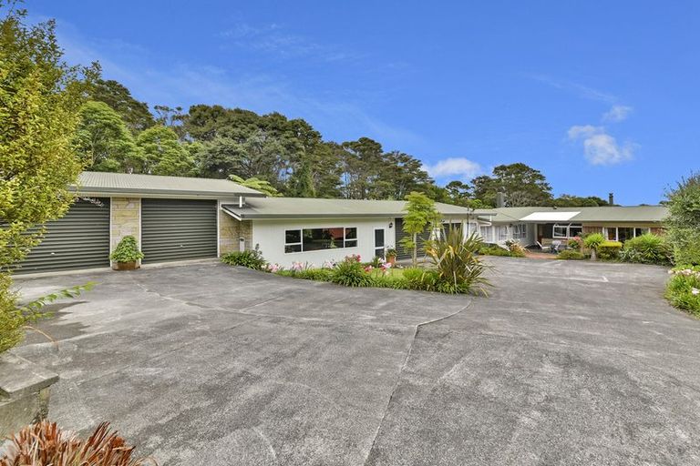 Photo of property in 283 Kaipara Road, Papakura, 2582