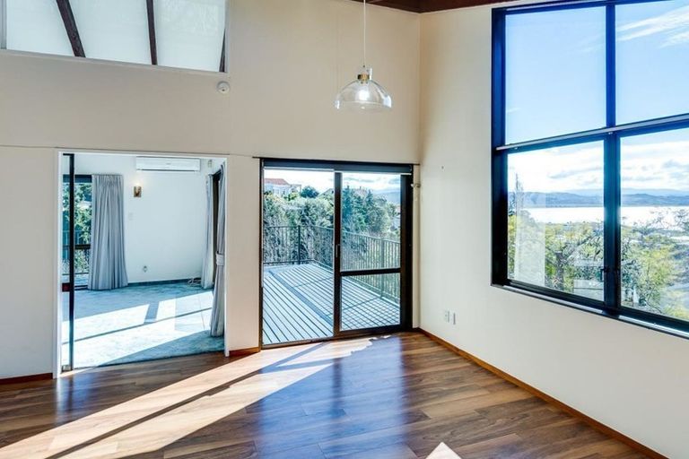 Photo of property in 27 Burns Road, Hospital Hill, Napier, 4110