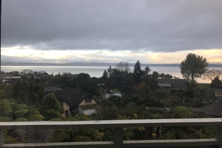 Photo of property in 6 Aries Place, Kawaha Point, Rotorua, 3010