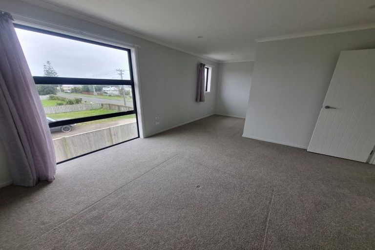 Photo of property in 40 Egmont Street, Castlecliff, Whanganui, 4501