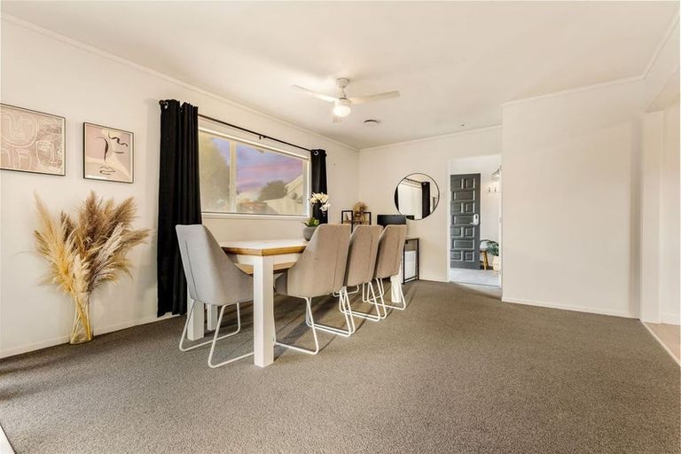 Photo of property in 93 Oreil Avenue, West Harbour, Auckland, 0618