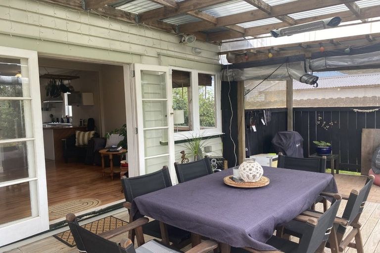 Photo of property in 18 Dinniss Avenue, Regent, Whangarei, 0112