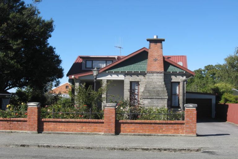 Photo of property in 21 Rhodes Street, Waimate, 7924